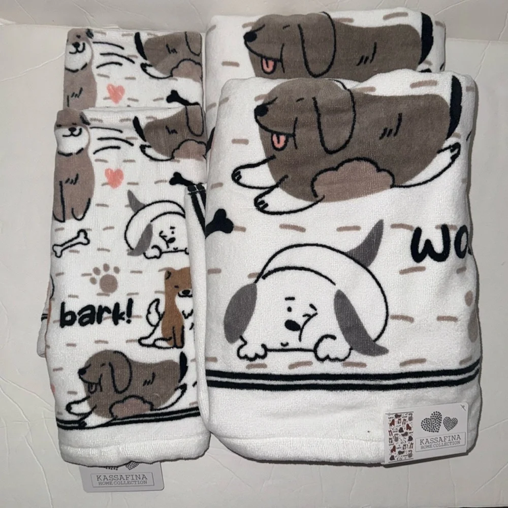 NWT Kassafina 4 Pc Velour Cotton Bath Towel Set All Over Dog Theme Woof Bark